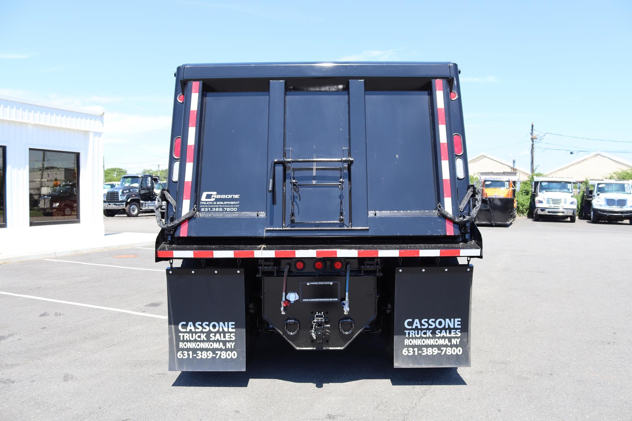 2015 FREIGHTLINER BUSINESS CLASS M2 106 2015 FREIGHTLINER BUSINESS CLASS M2 106 - image 3 of 6