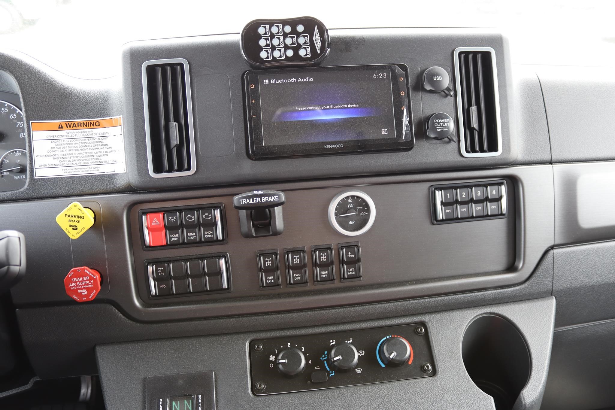 2027 FREIGHTLINER 114SD PLUS 2027 FREIGHTLINER 114SD PLUS - image 4 of 6