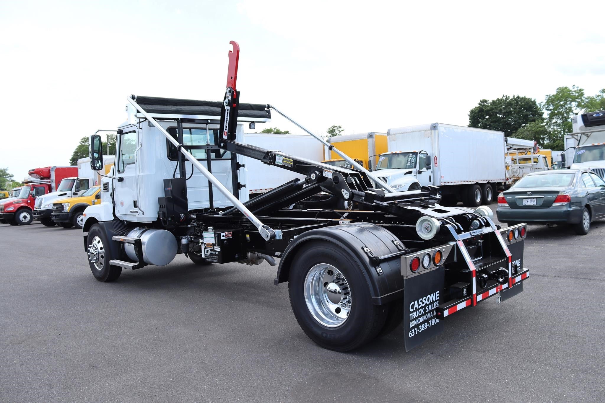 2027 MACK MD7 2027 MACK MD7 - image 2 of 6