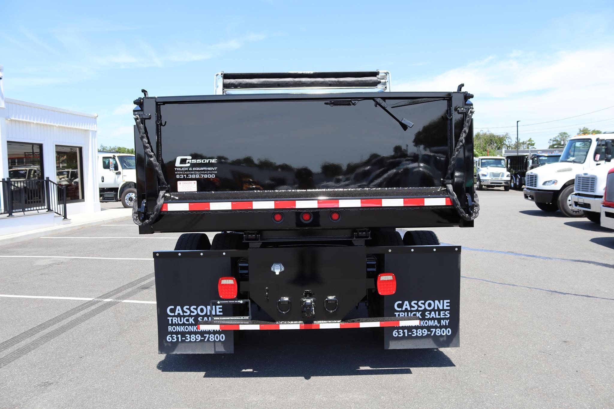 2014 FREIGHTLINER BUSINESS CLASS M2 106 2014 FREIGHTLINER BUSINESS CLASS M2 106 - image 3 of 6