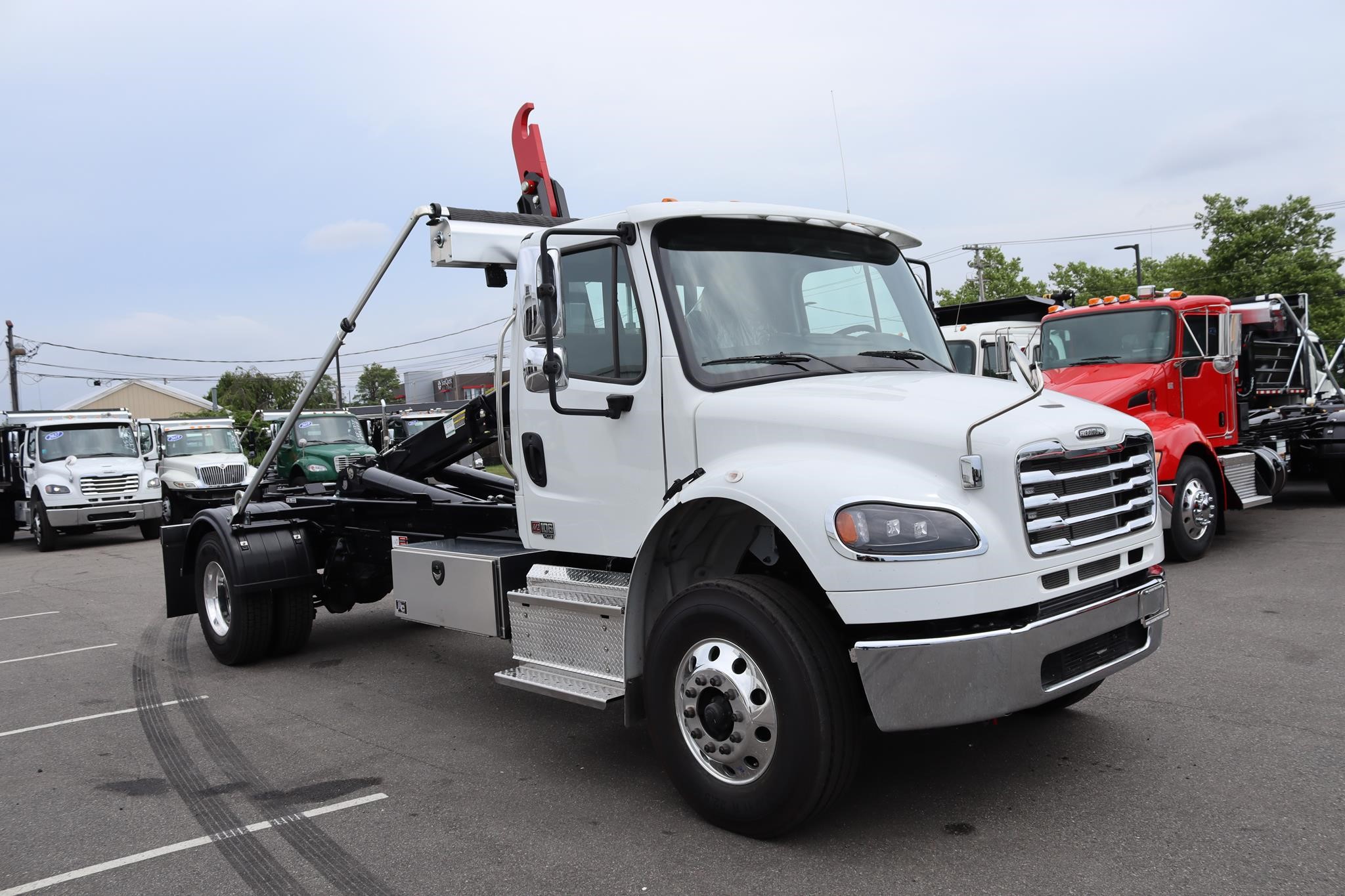 2027 FREIGHTLINER BUSINESS CLASS M2 106 PLUS 2027 FREIGHTLINER BUSINESS CLASS M2 106 PLUS - image 5 of 6
