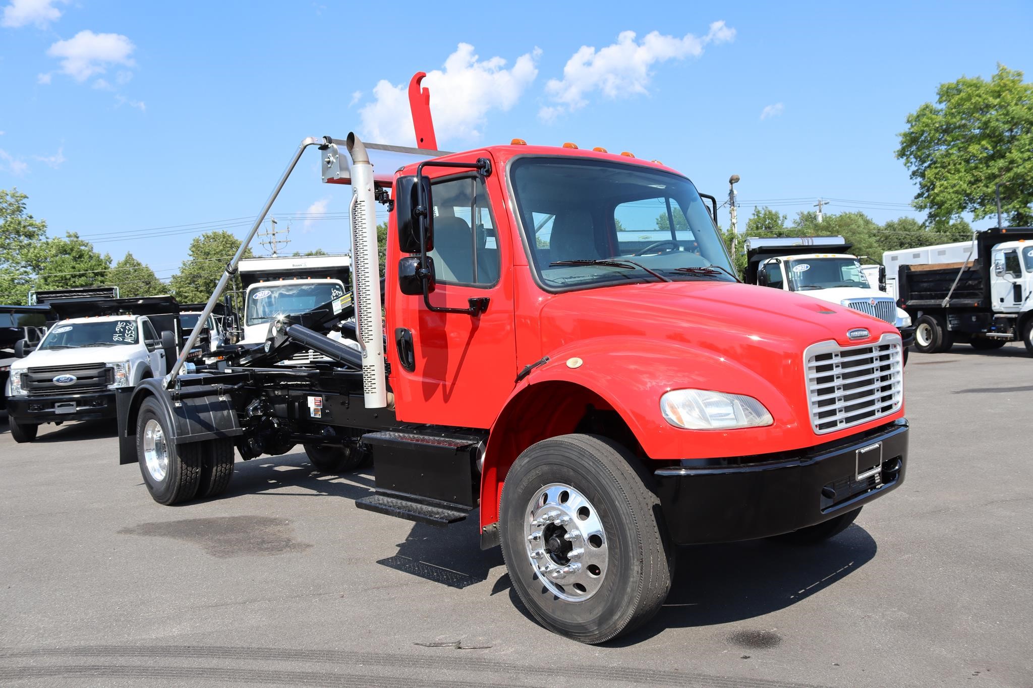 2016 FREIGHTLINER BUSINESS CLASS M2 106 - image 4 of 6