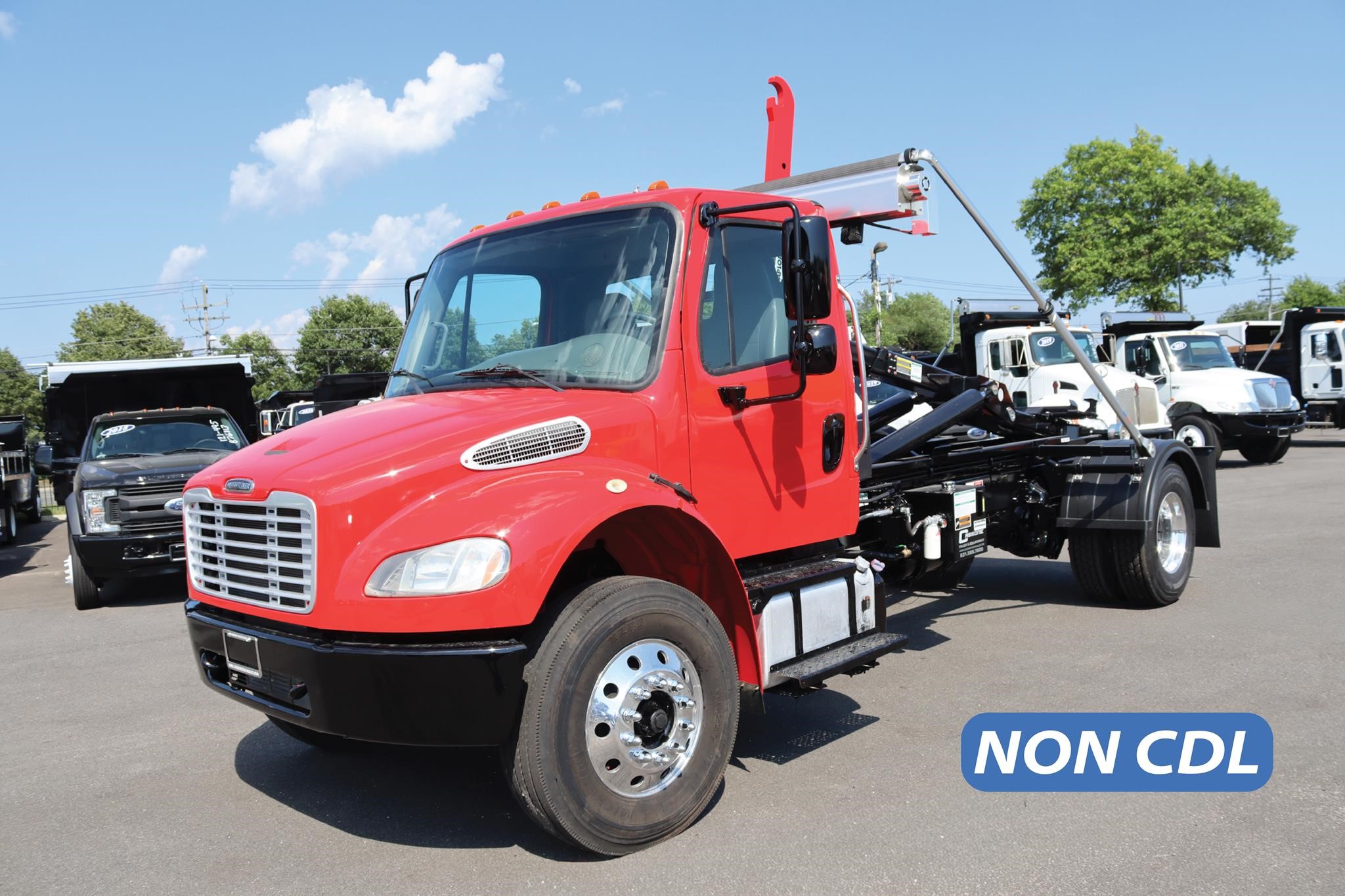 2016 FREIGHTLINER BUSINESS CLASS M2 106 - image 1 of 6