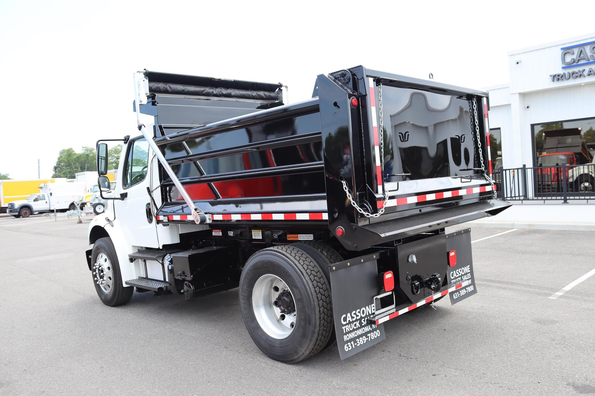 2019 FREIGHTLINER BUSINESS CLASS M2 106 2019 FREIGHTLINER BUSINESS CLASS M2 106 - image 2 of 6