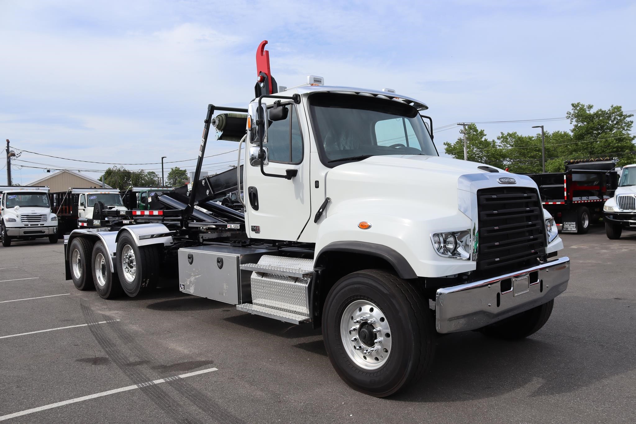 2027 FREIGHTLINER 114SD PLUS - image 5 of 6