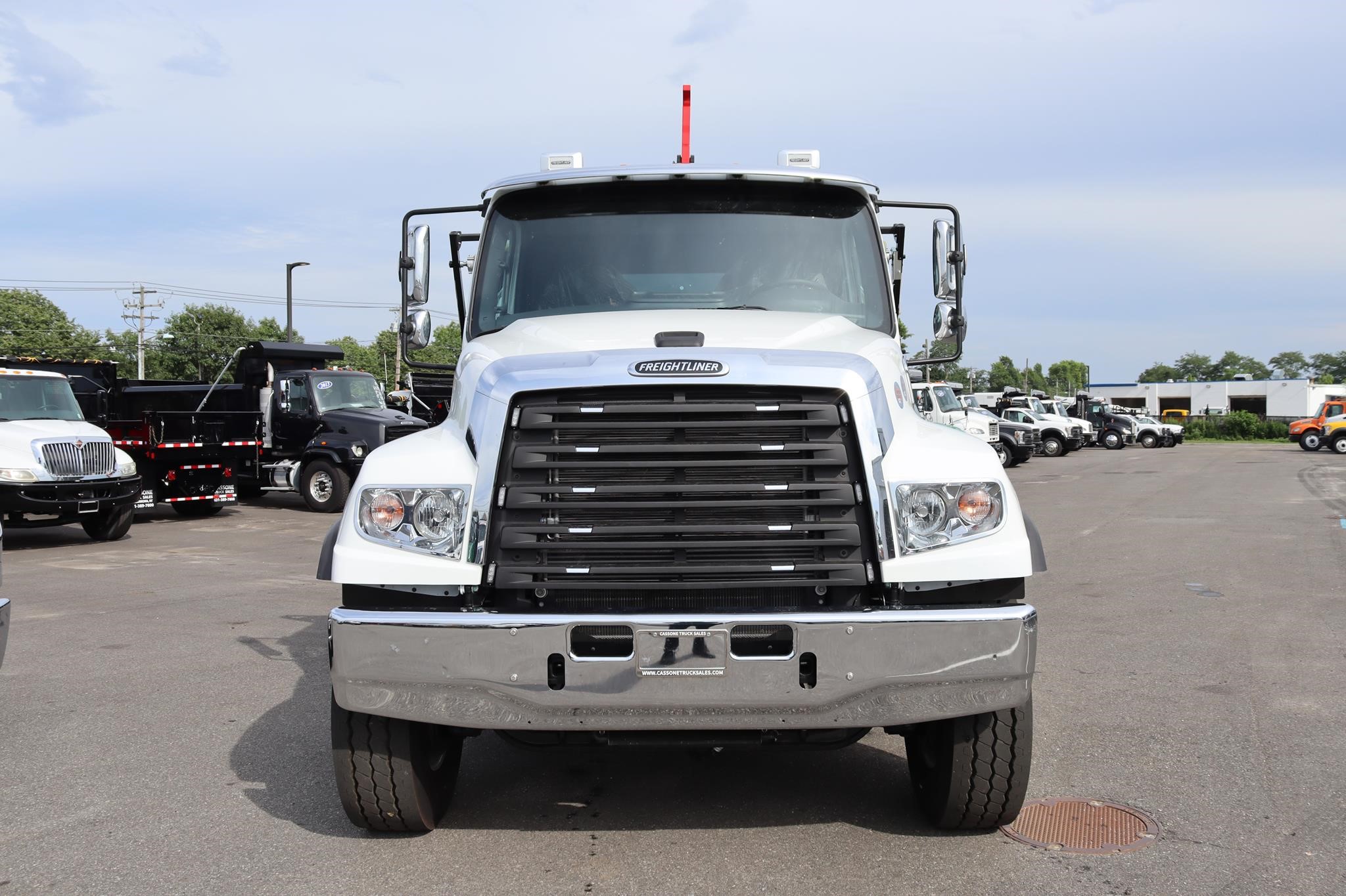 2027 FREIGHTLINER 114SD PLUS - image 6 of 6