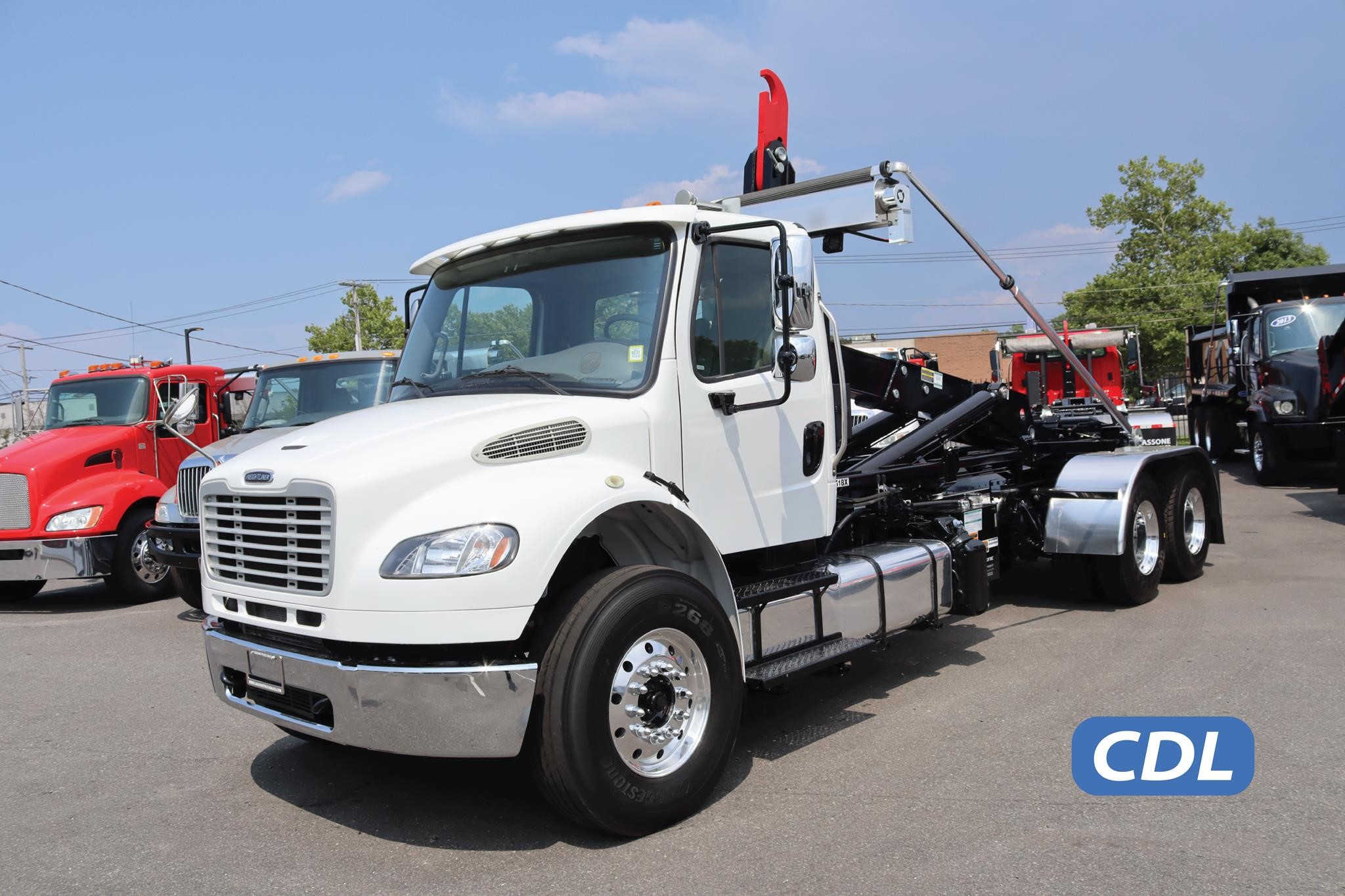 2017 FREIGHTLINER BUSINESS CLASS M2 106 2017 FREIGHTLINER BUSINESS CLASS M2 106 - image 1 of 6