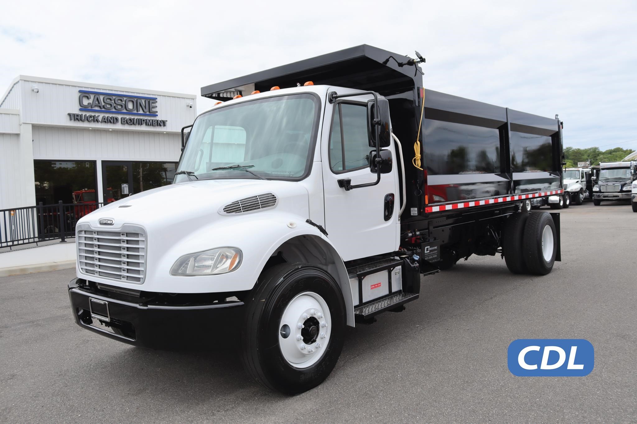 2017 FREIGHTLINER BUSINESS CLASS M2 106 - image 1 of 6