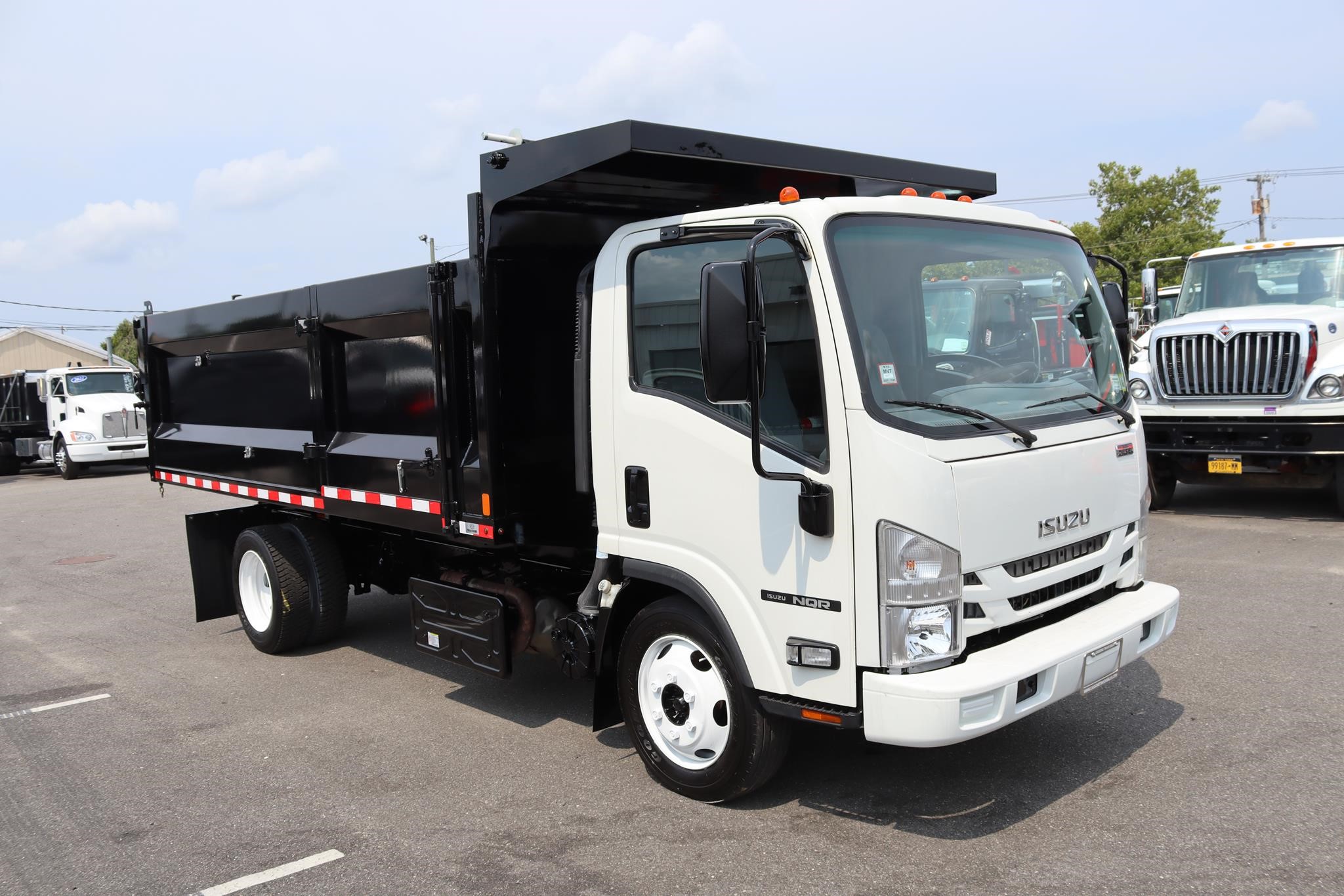 2020 ISUZU NQR 2020 ISUZU NQR - image 5 of 6