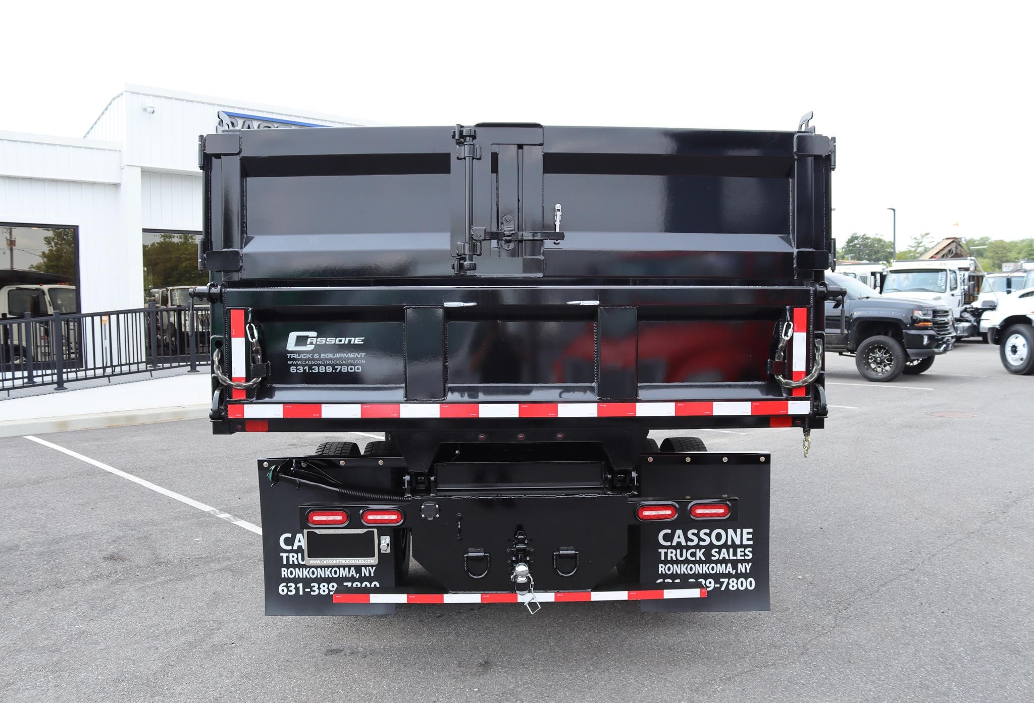 2020 ISUZU NQR 2020 ISUZU NQR - image 3 of 6