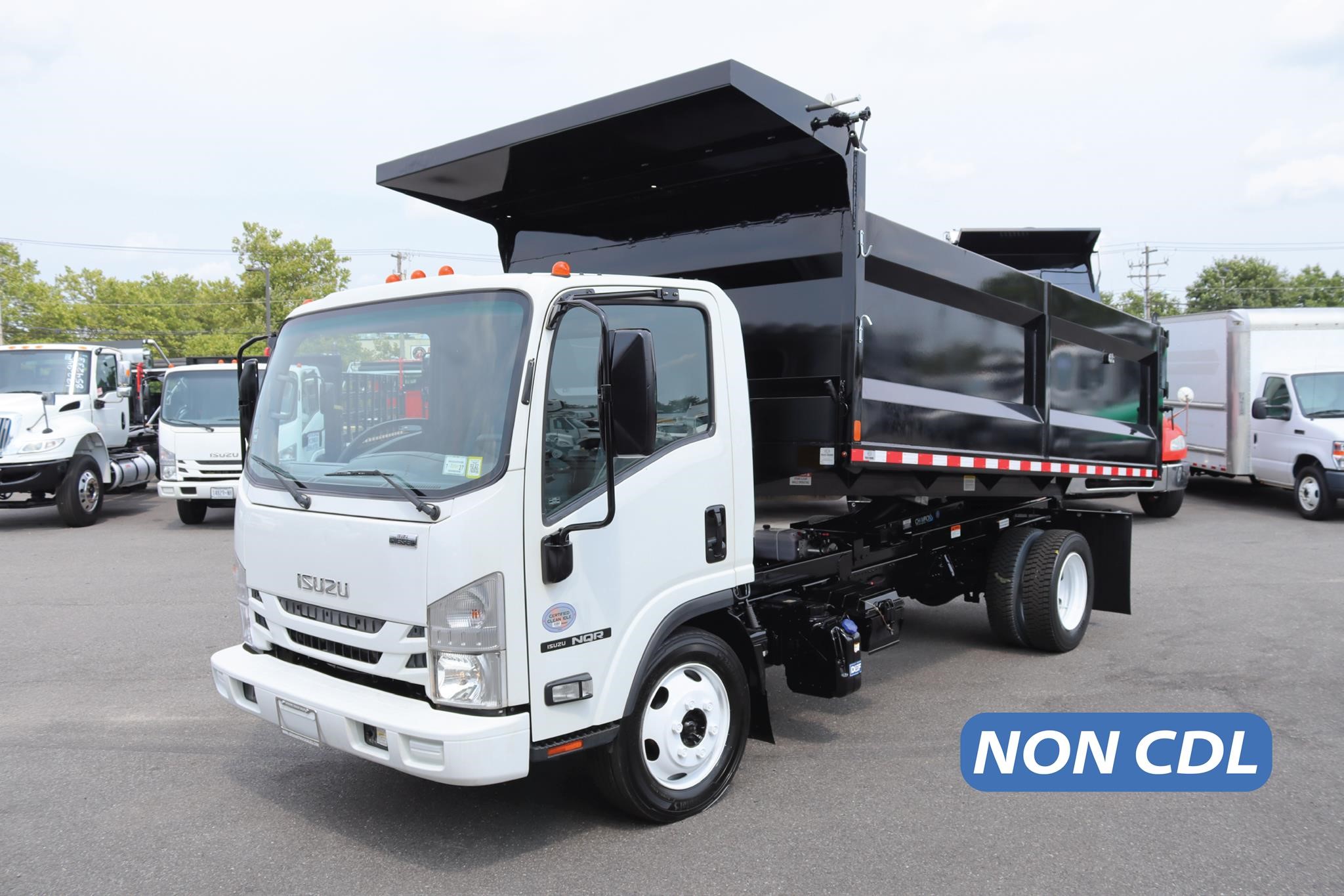2020 ISUZU NQR 2020 ISUZU NQR - image 1 of 6