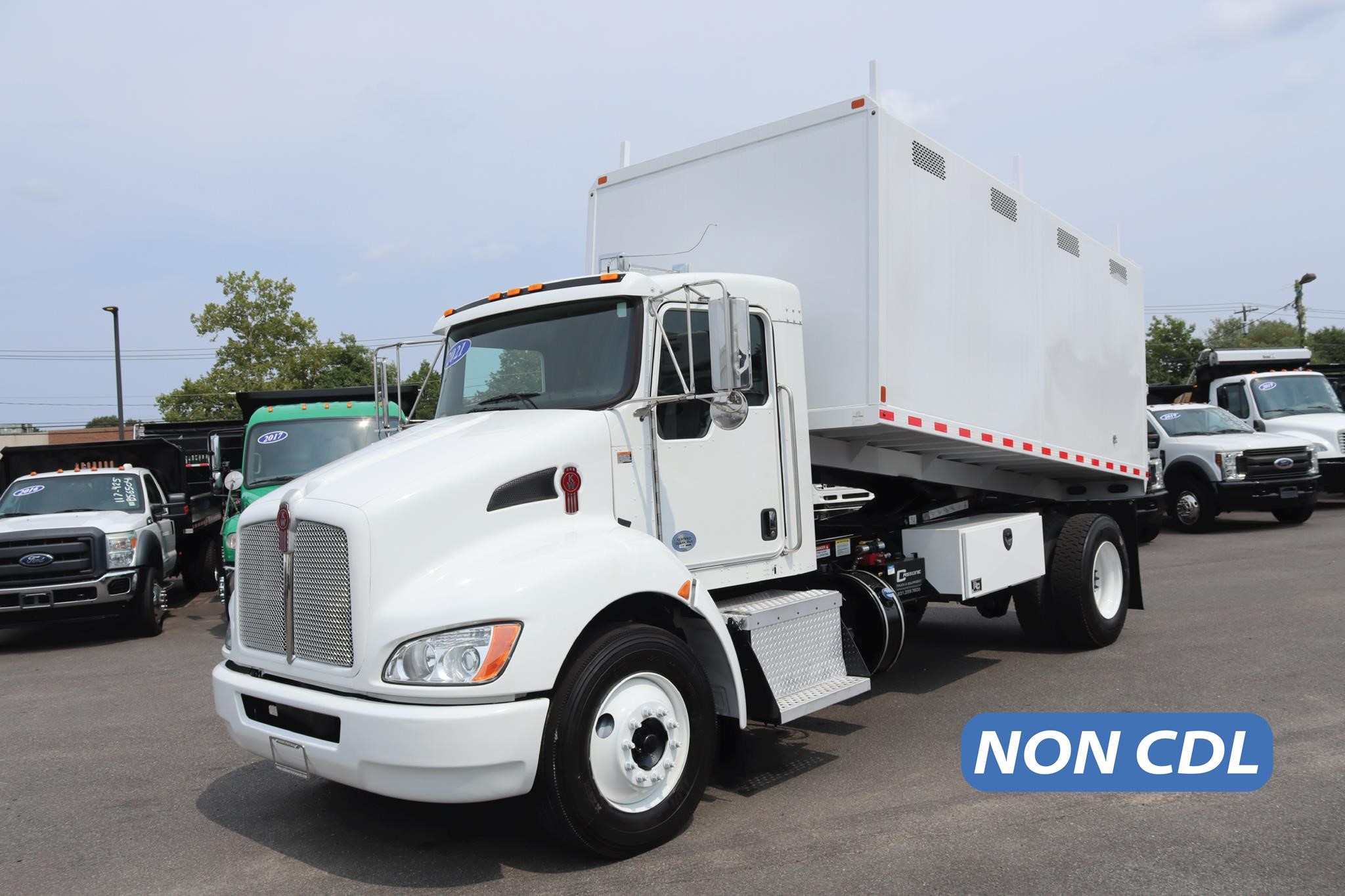 2021 KENWORTH T270 2021 KENWORTH T270 - image 1 of 6