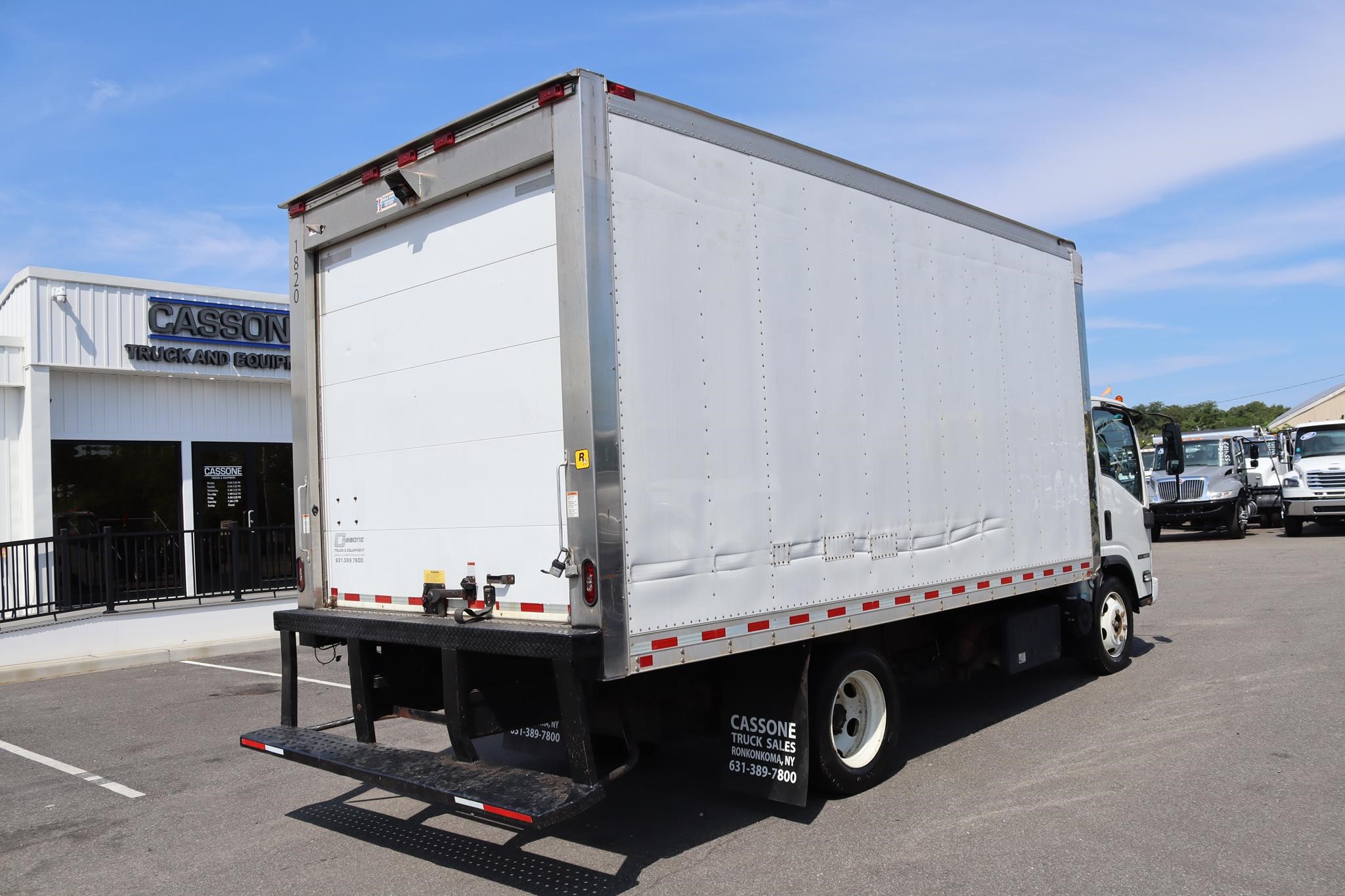 2019 ISUZU NQR 2019 ISUZU NQR - image 4 of 6