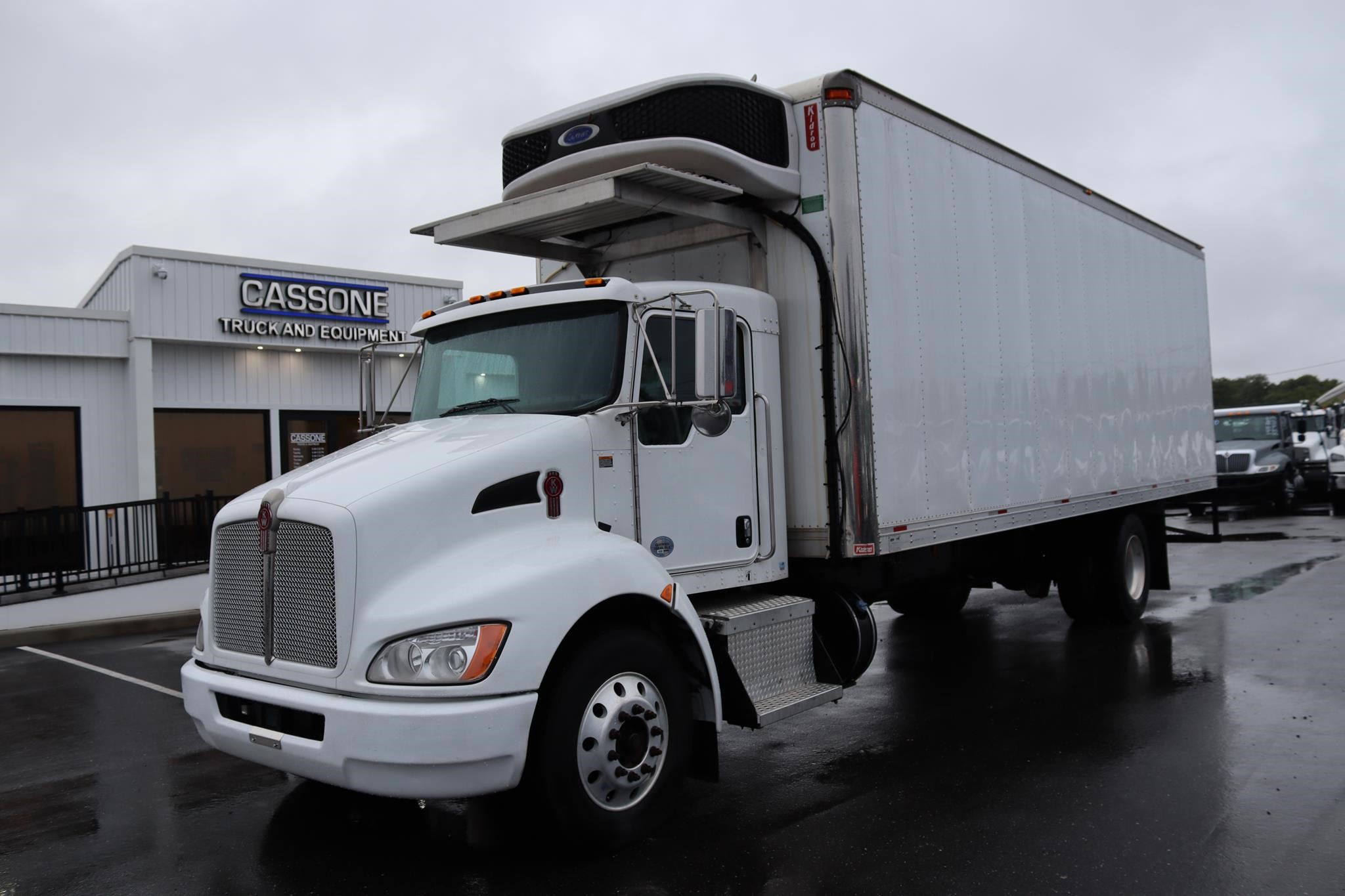 2021 KENWORTH T270 2021 KENWORTH T270 - image 1 of 6