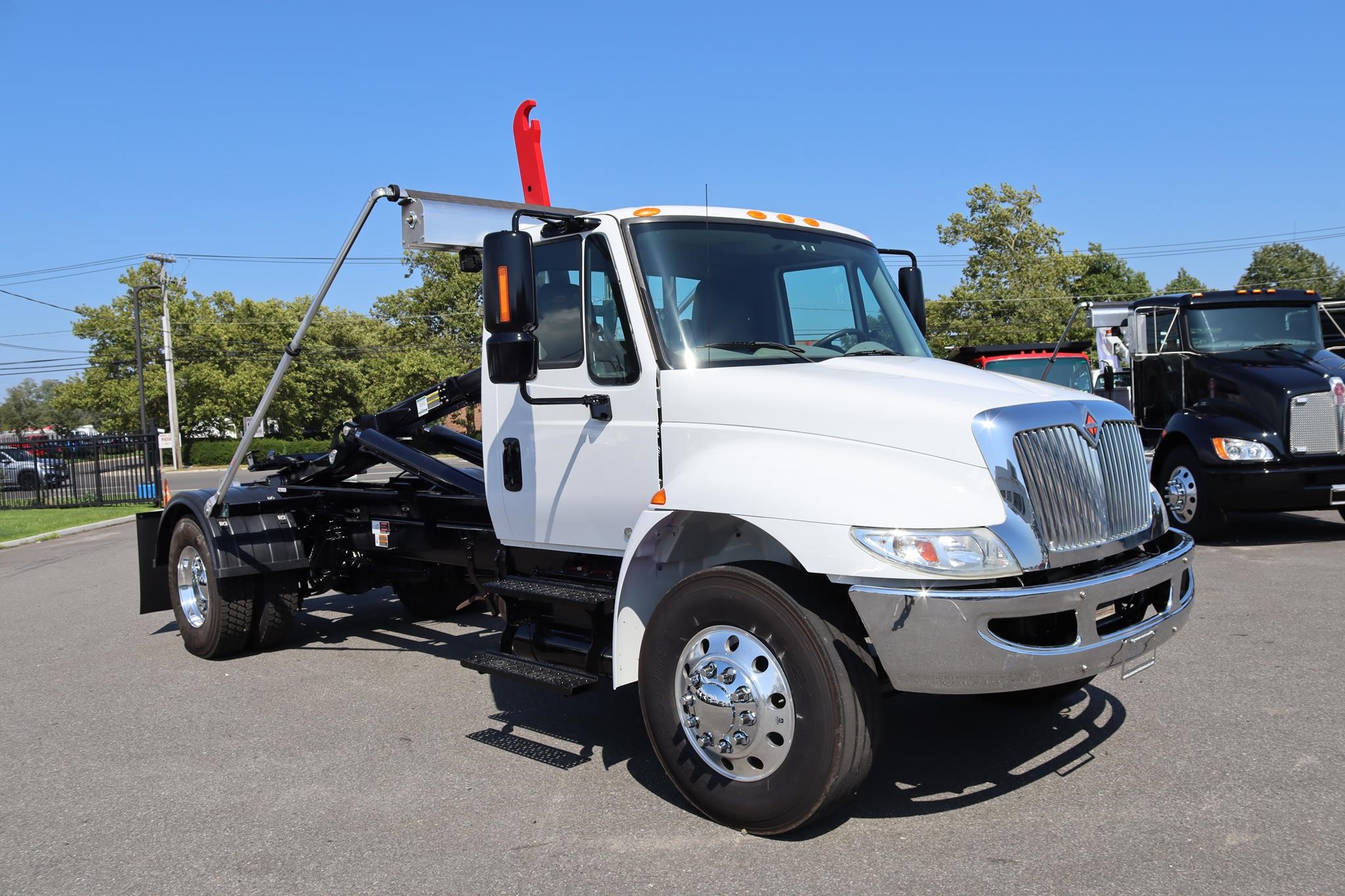 2019 INTERNATIONAL DURASTAR 4300 2019 INTERNATIONAL DURASTAR 4300 - image 5 of 6