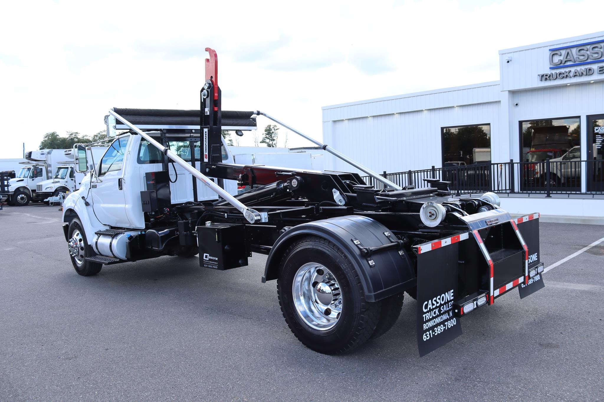 2013 FORD F750 XL SD - image 2 of 6