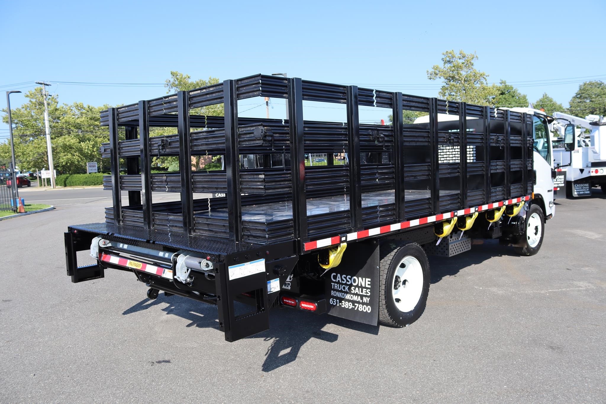 2019 ISUZU NPR HD - image 4 of 6