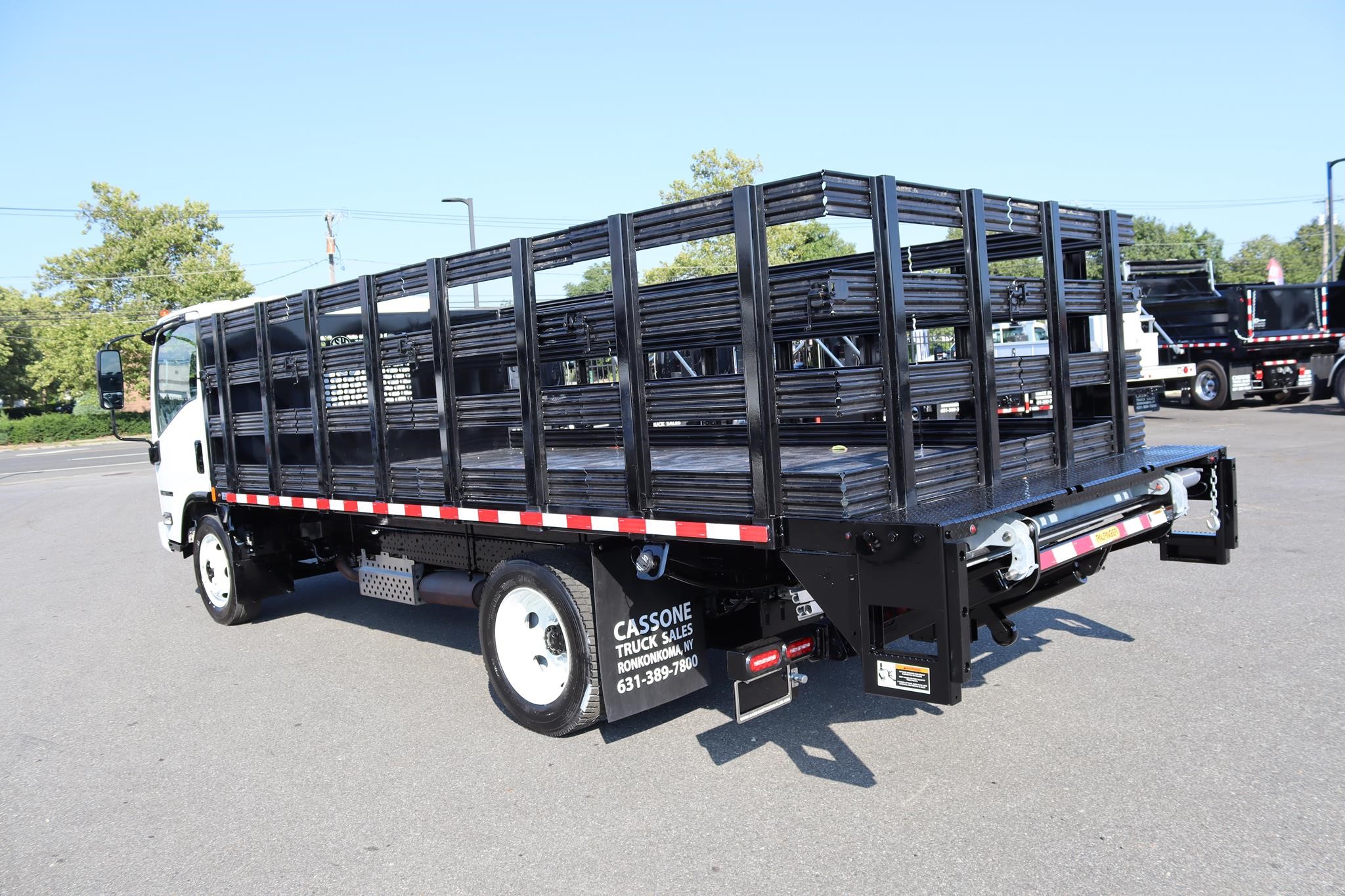 2019 ISUZU NPR HD - image 2 of 6