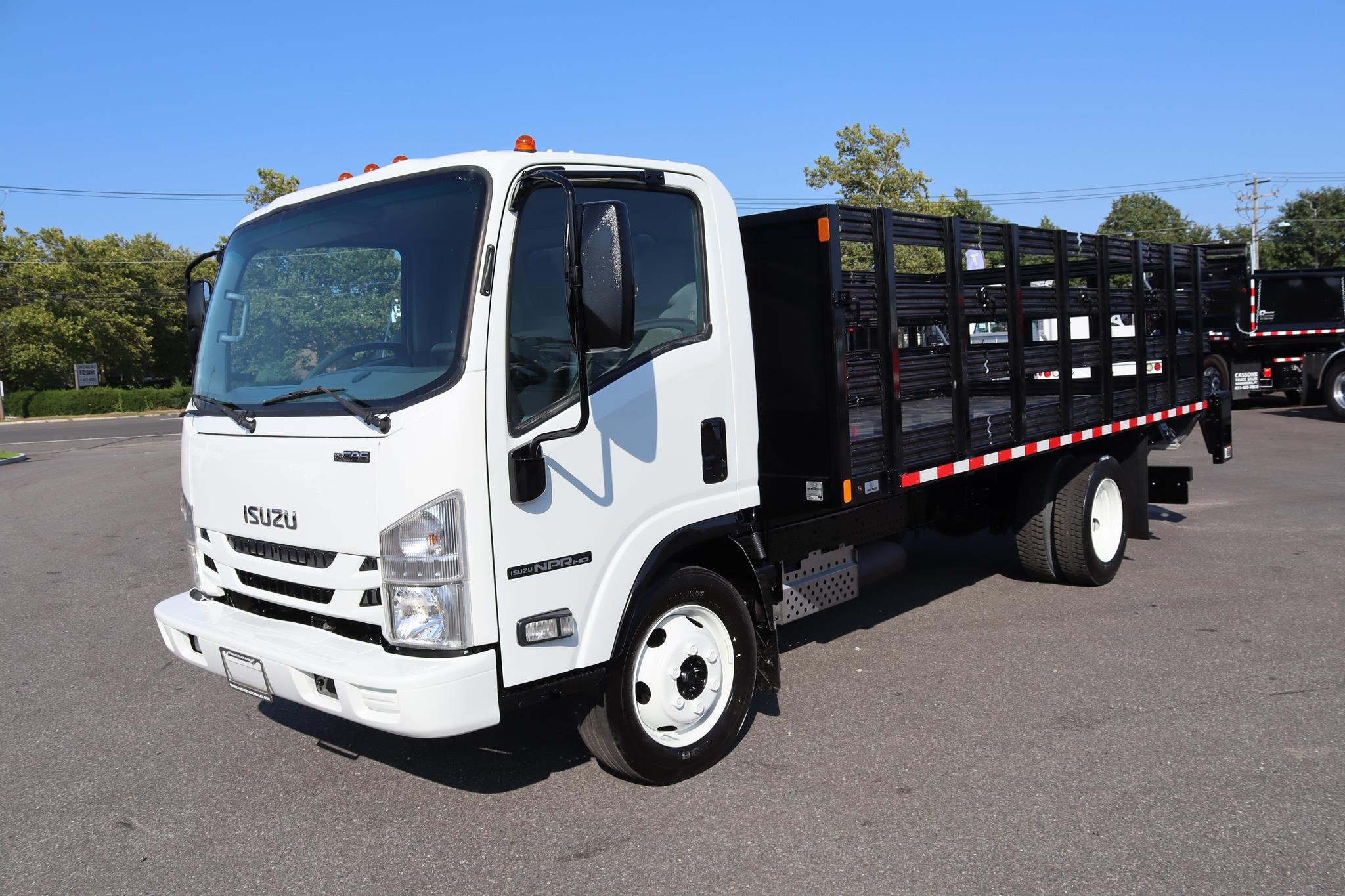 2019 ISUZU NPR HD - image 1 of 6