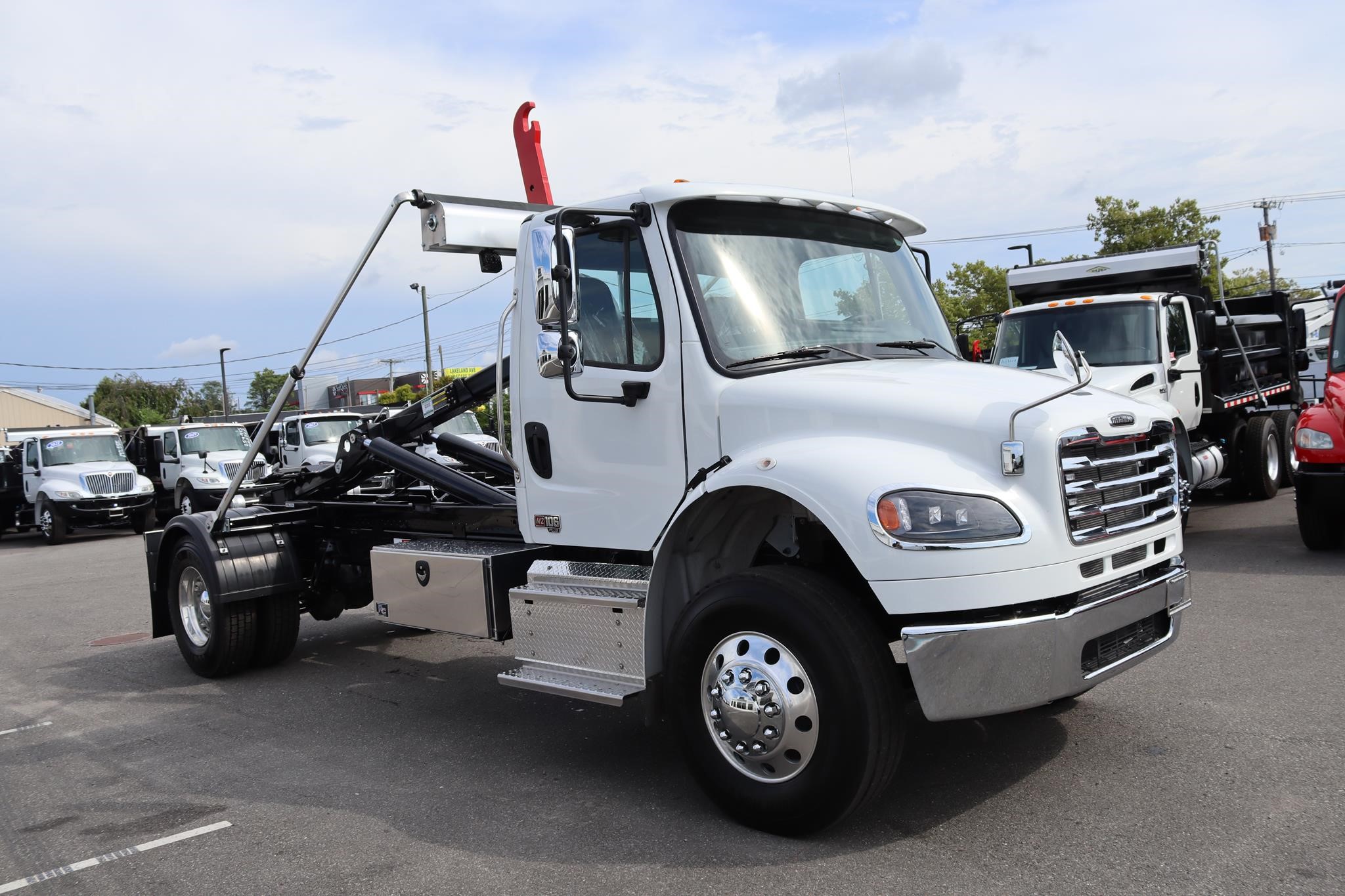 2027 FREIGHTLINER BUSINESS CLASS M2 106 PLUS 2027 FREIGHTLINER BUSINESS CLASS M2 106 PLUS - image 5 of 6