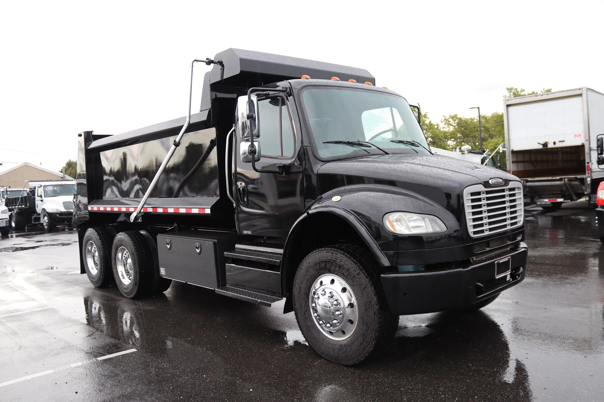 2013 FREIGHTLINER BUSINESS CLASS M2 106 2013 FREIGHTLINER BUSINESS CLASS M2 106 - image 5 of 6