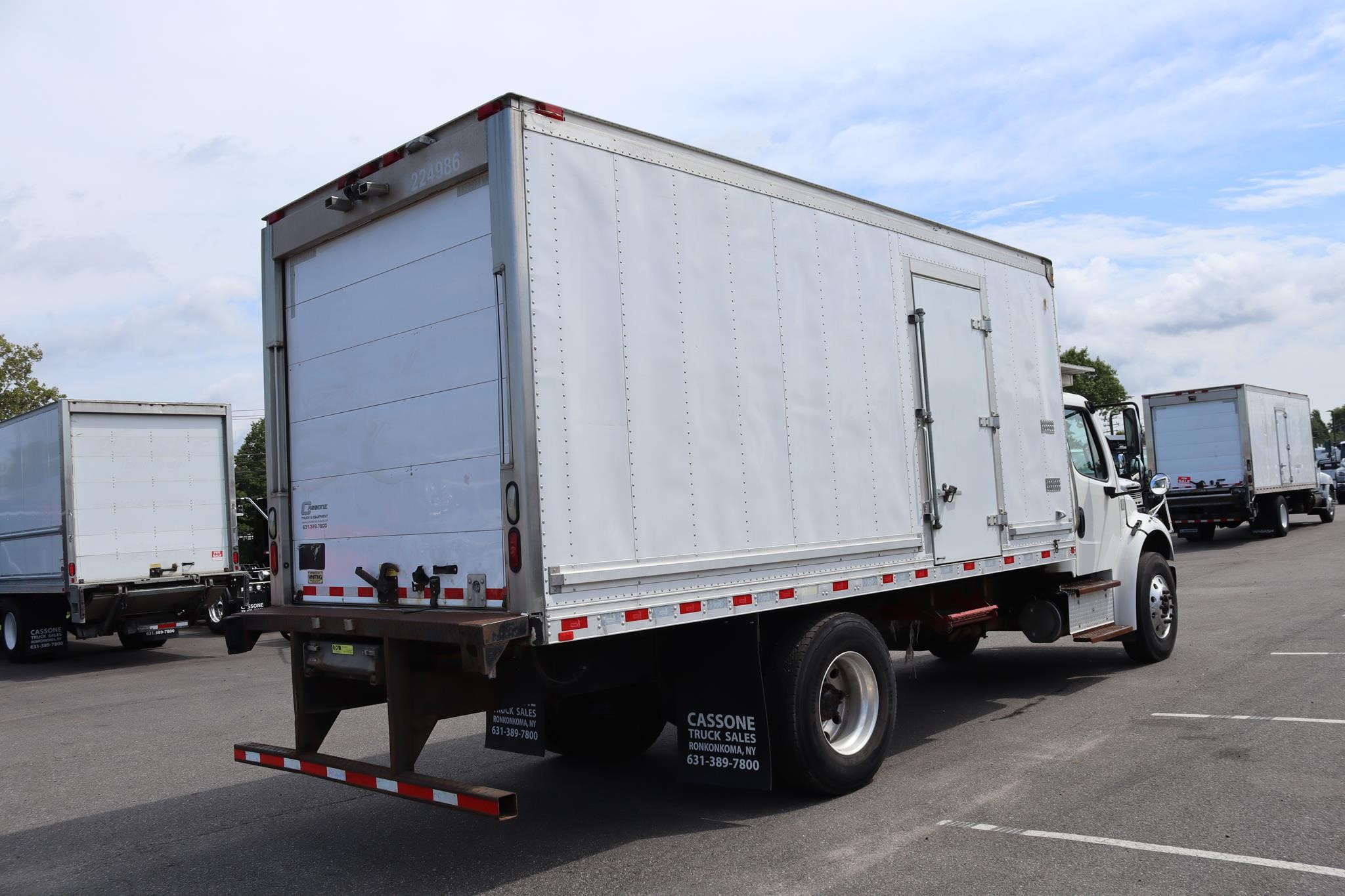 2019 FREIGHTLINER BUSINESS CLASS M2 106 2019 FREIGHTLINER BUSINESS CLASS M2 106 - image 4 of 6