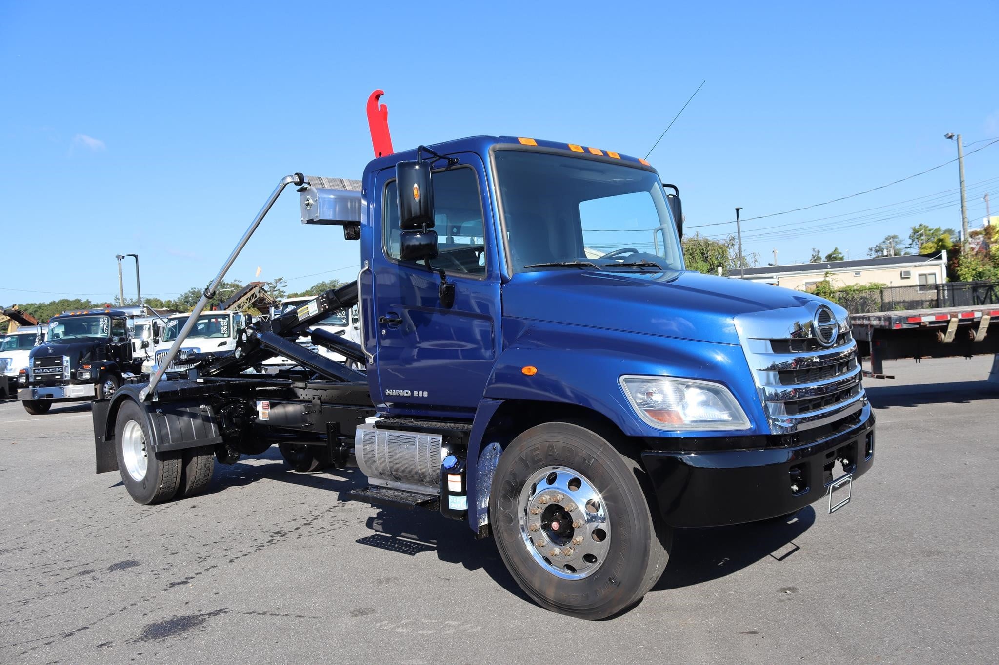2020 HINO 268 2020 HINO 268 - image 5 of 6