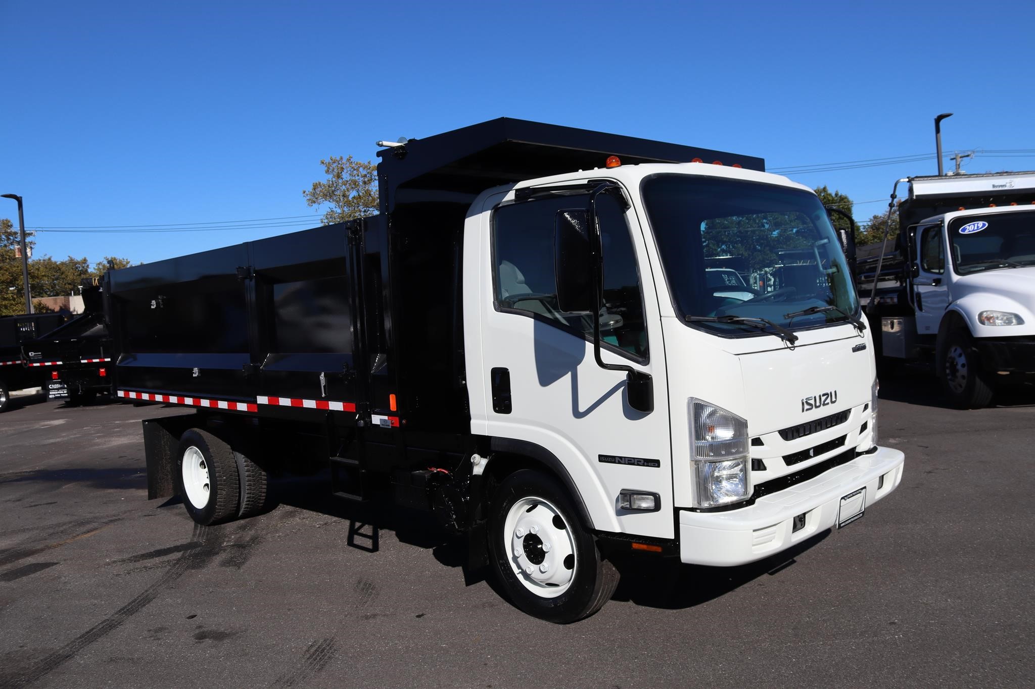 2017 ISUZU NPR HD 2017 ISUZU NPR HD - image 5 of 6