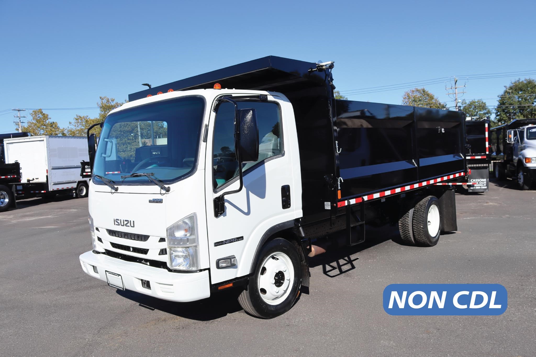 2017 ISUZU NPR HD 2017 ISUZU NPR HD - image 1 of 6