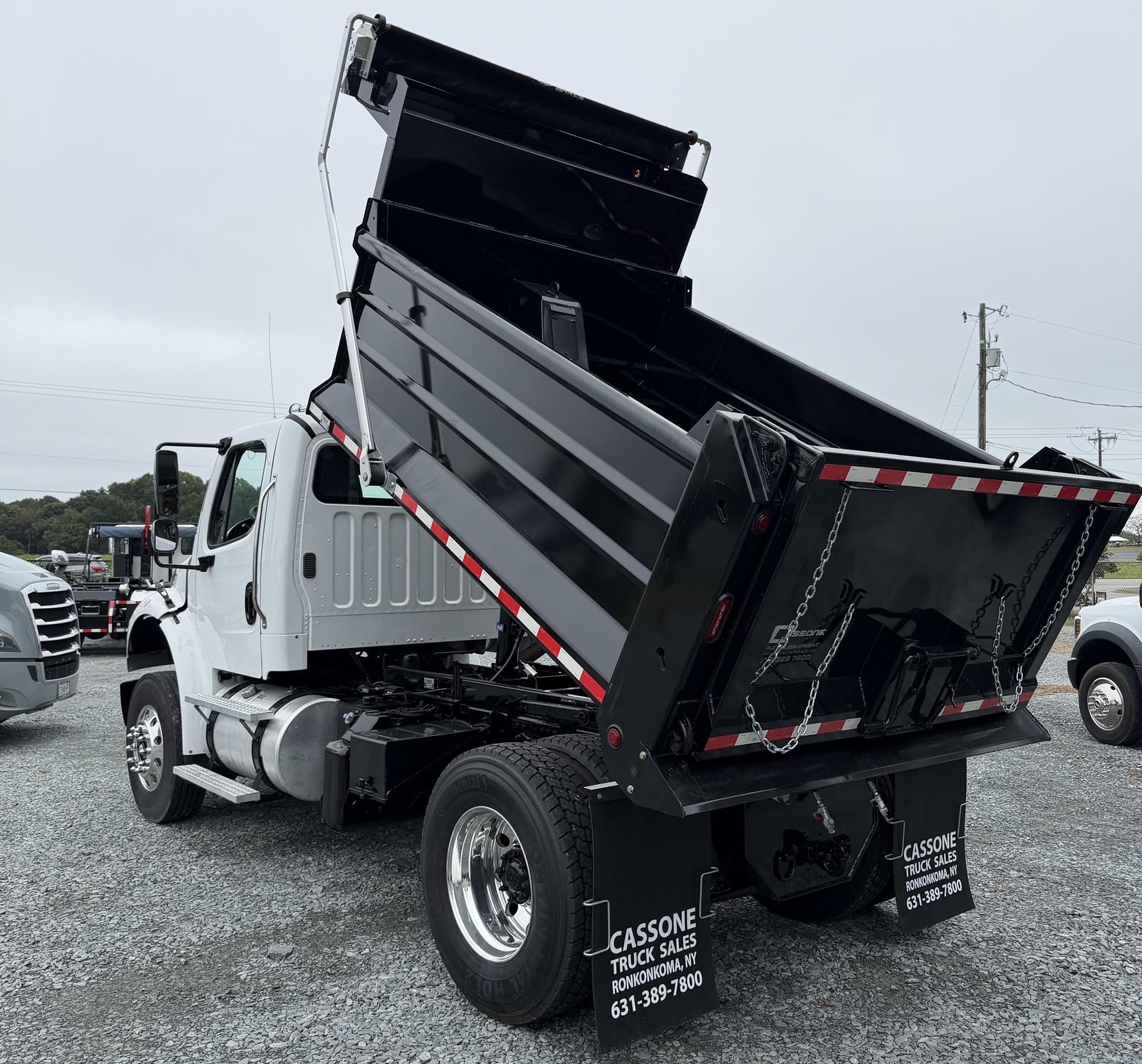 2015 FREIGHTLINER BUSINESS CLASS M2 106 2015 FREIGHTLINER BUSINESS CLASS M2 106 - image 2 of 6