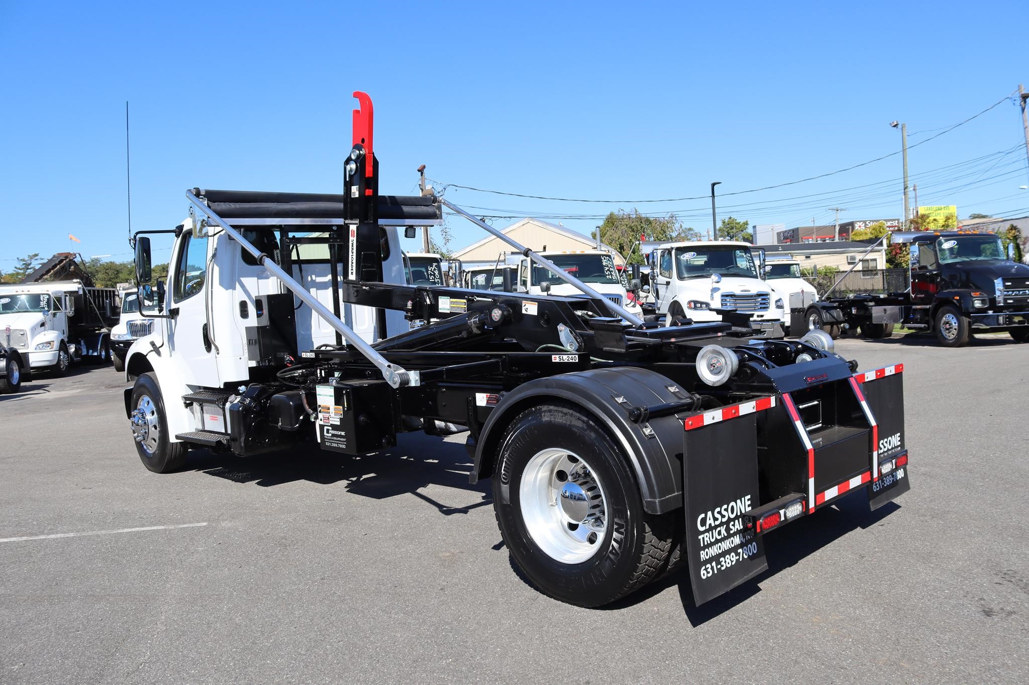 2015 FREIGHTLINER BUSINESS CLASS M2 106 2015 FREIGHTLINER BUSINESS CLASS M2 106 - image 2 of 6