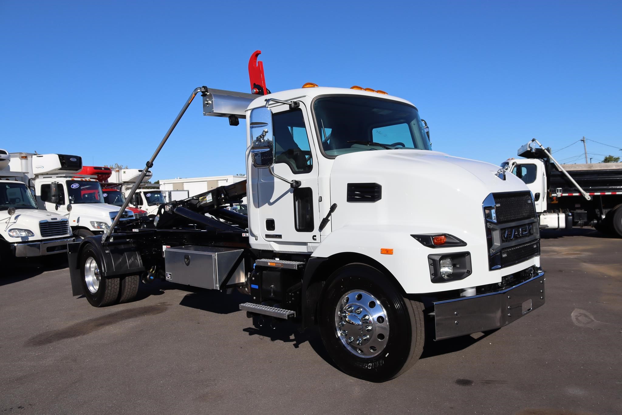 2027 MACK MD7 2027 MACK MD7 - image 5 of 6
