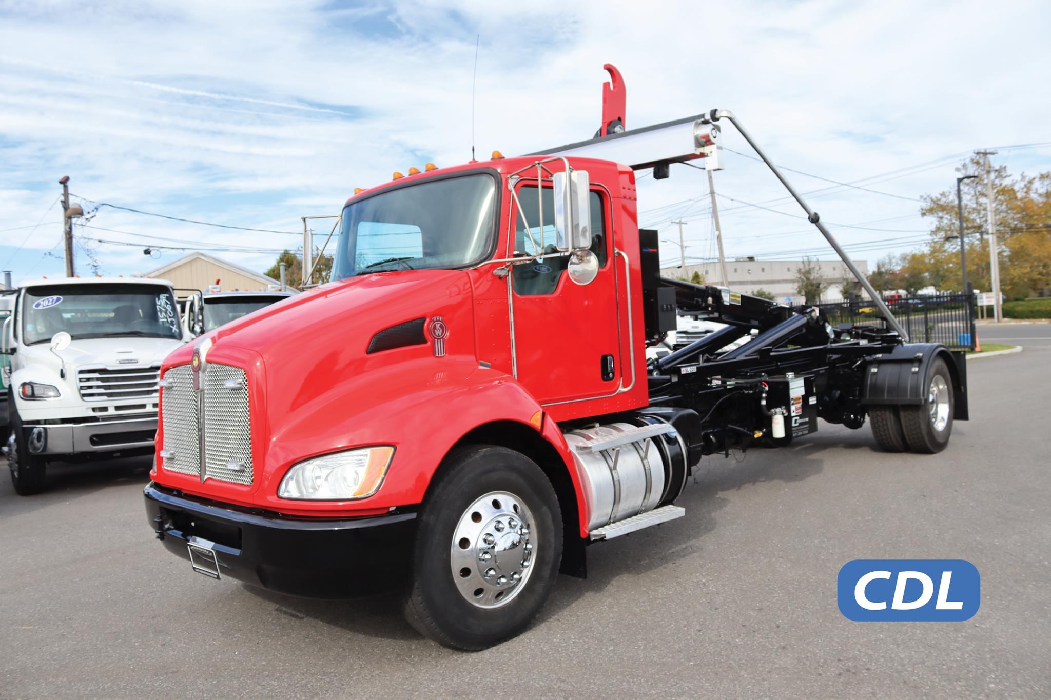 2019 KENWORTH T370 - image 1 of 6