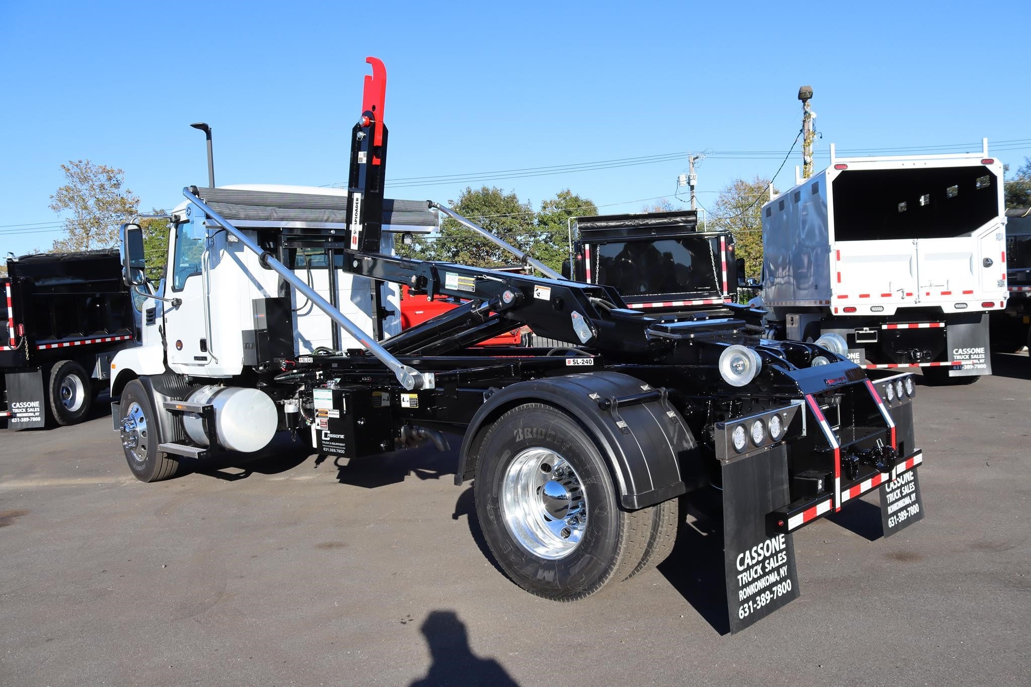 2027 MACK MD7 - image 2 of 6